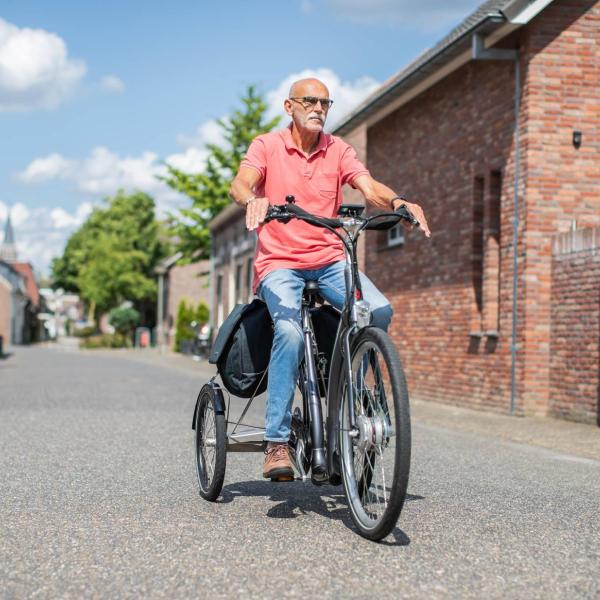 Zelfvertrouwen op de fiets: waarom stabiliteit cruciaal is voor ouderen