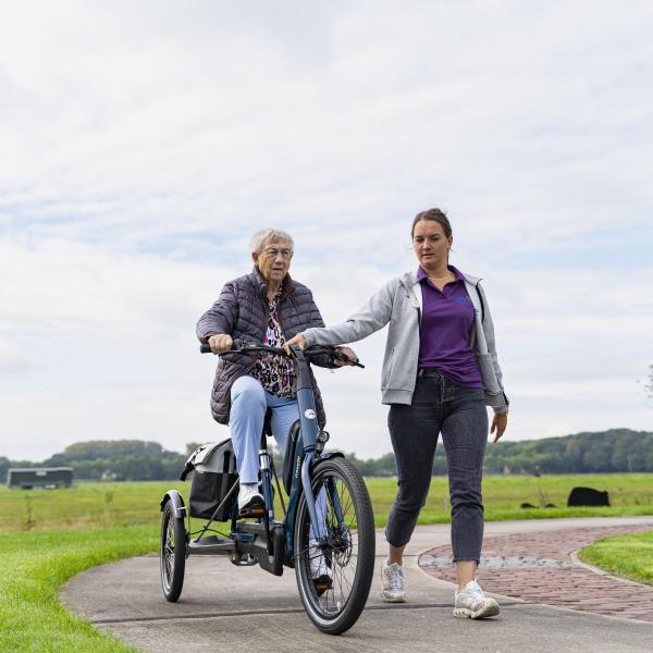 Mijn vader of moeder durft niet meer te fietsen: dit kun je doen als kind of mantelzorger
