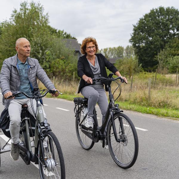 Waarom vallen ouderen van de fiets en hoe fiets je weer veilig?